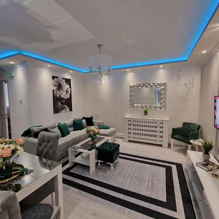 At Mirror Apartment Vozdivac Exterior photo