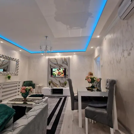At Mirror Apartment Vozdivac Exterior photo