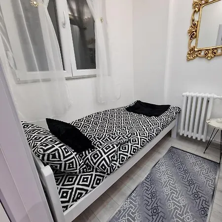 At Mirror Apartment Vozdivac Exterior photo