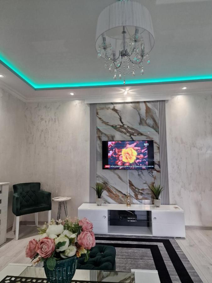 At Mirror Apartment Vozdivac