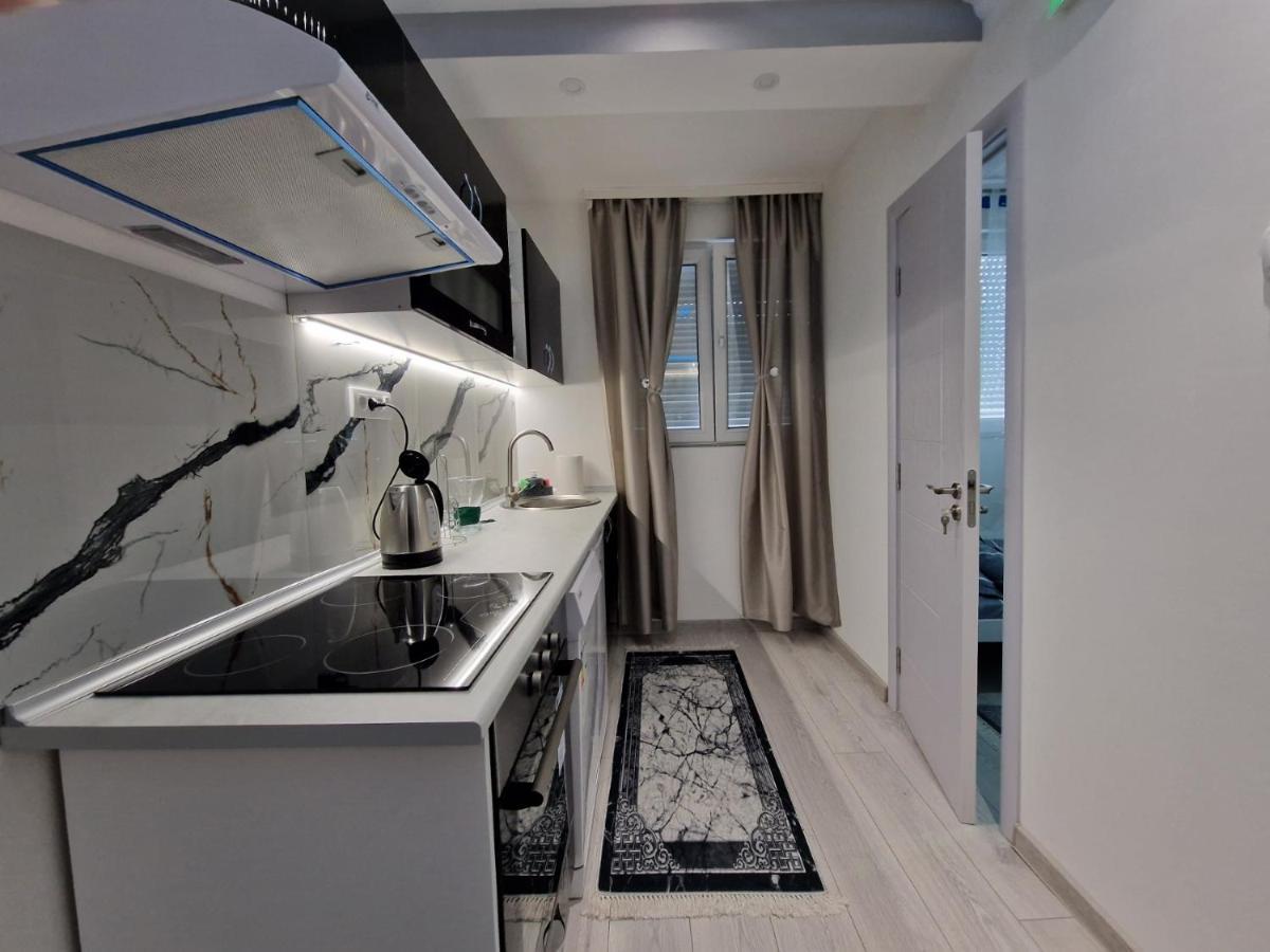Apartment At Mirror Vozdivac